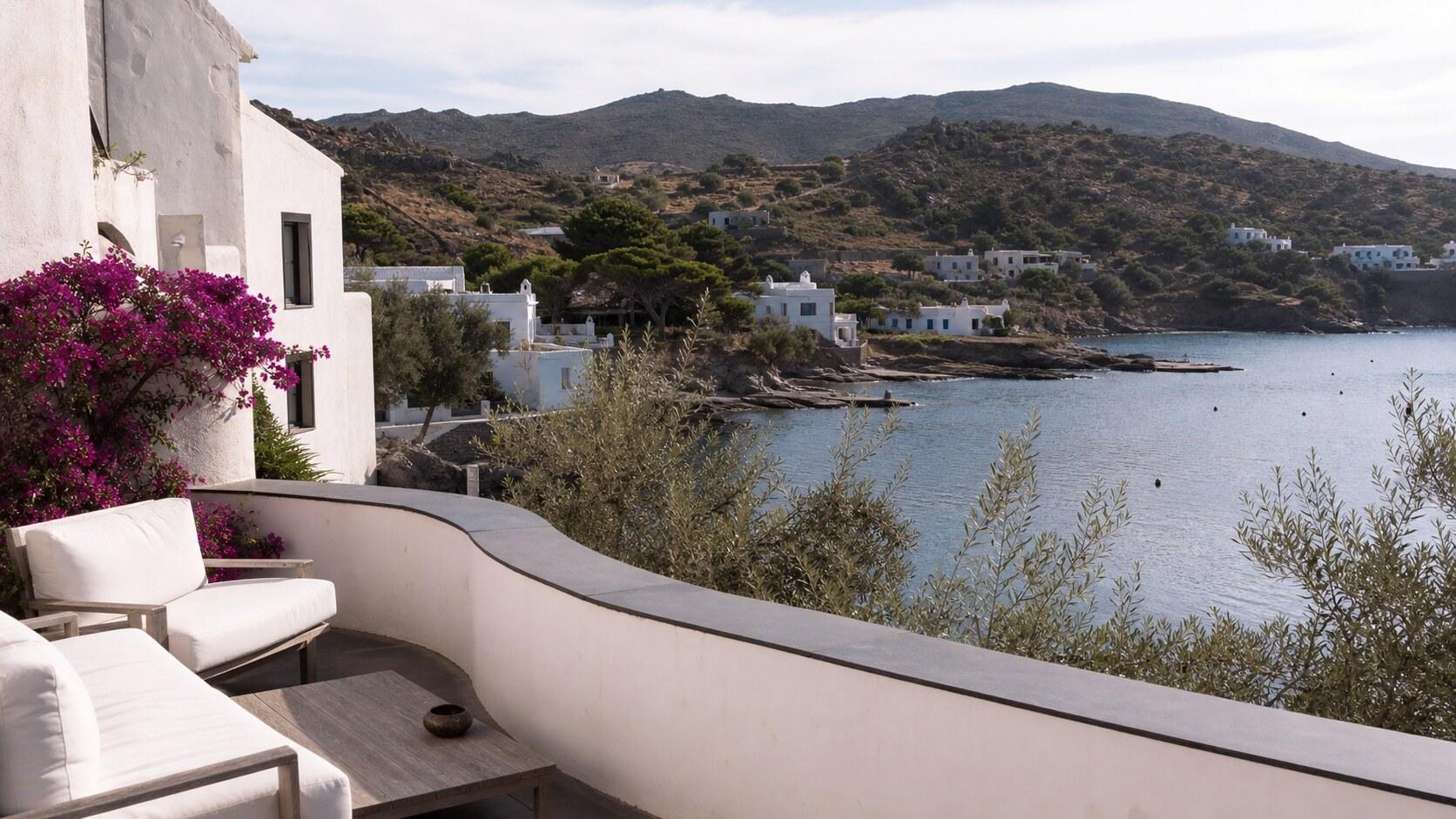 Premium Cadaqués Stay for Portlligat: Center or Quiet Edge?